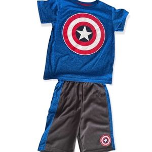 AVENGERS Marvel Shirt and Short Set Size 6.